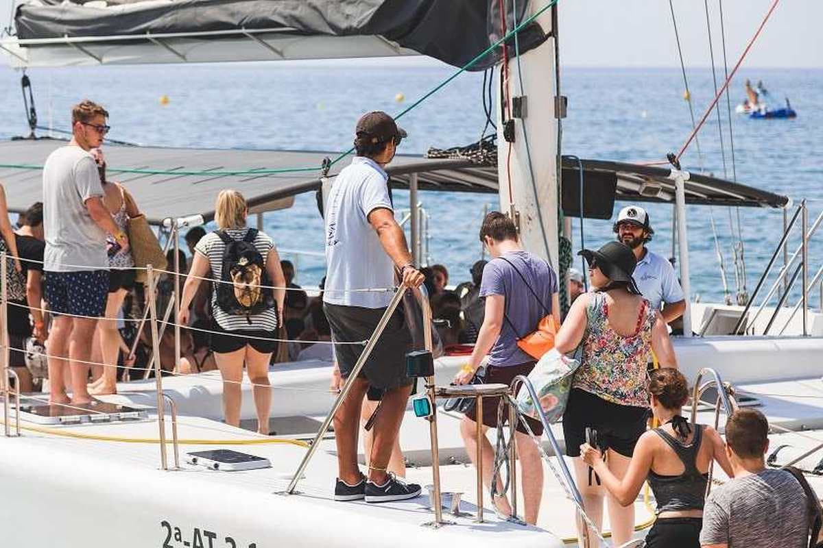 Catamaran Sailing Tour with BBQ and Drinks 3