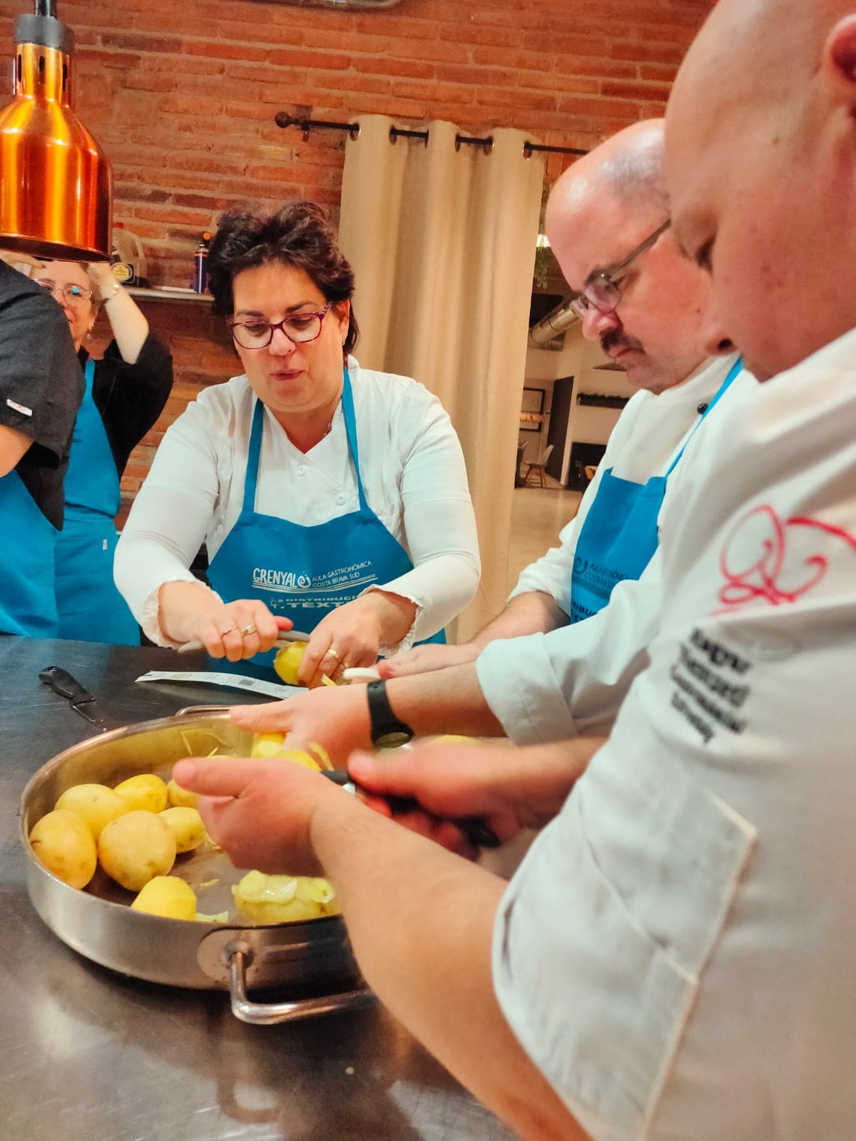 Cooking class with private chef in a villa or exclusive venue