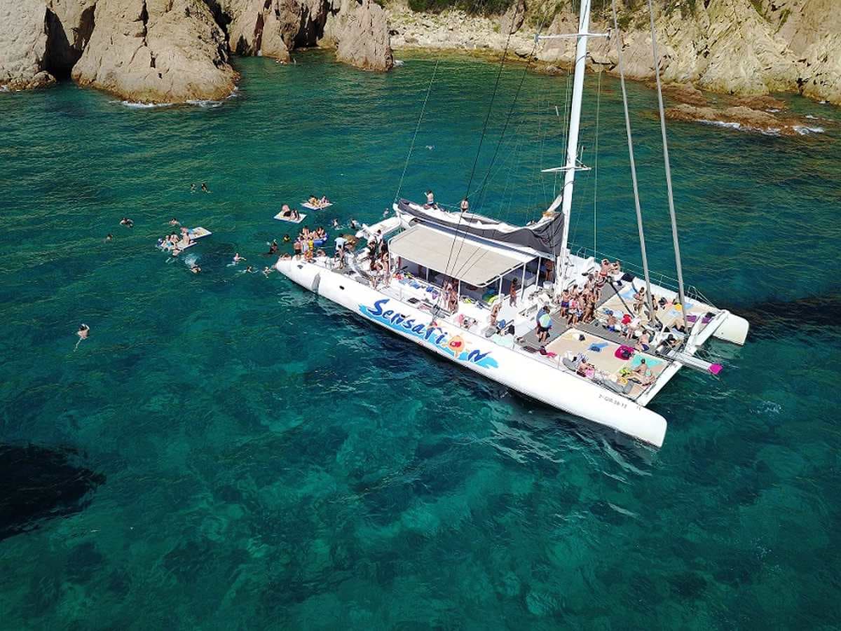 Fiesta en Catamarán SOLO ADULTOS 3