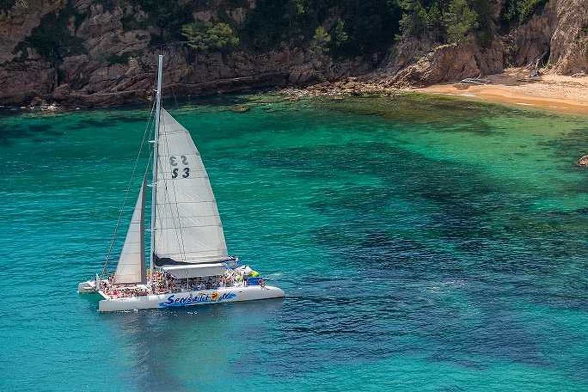Catamarán Sensation sábado de fiesta