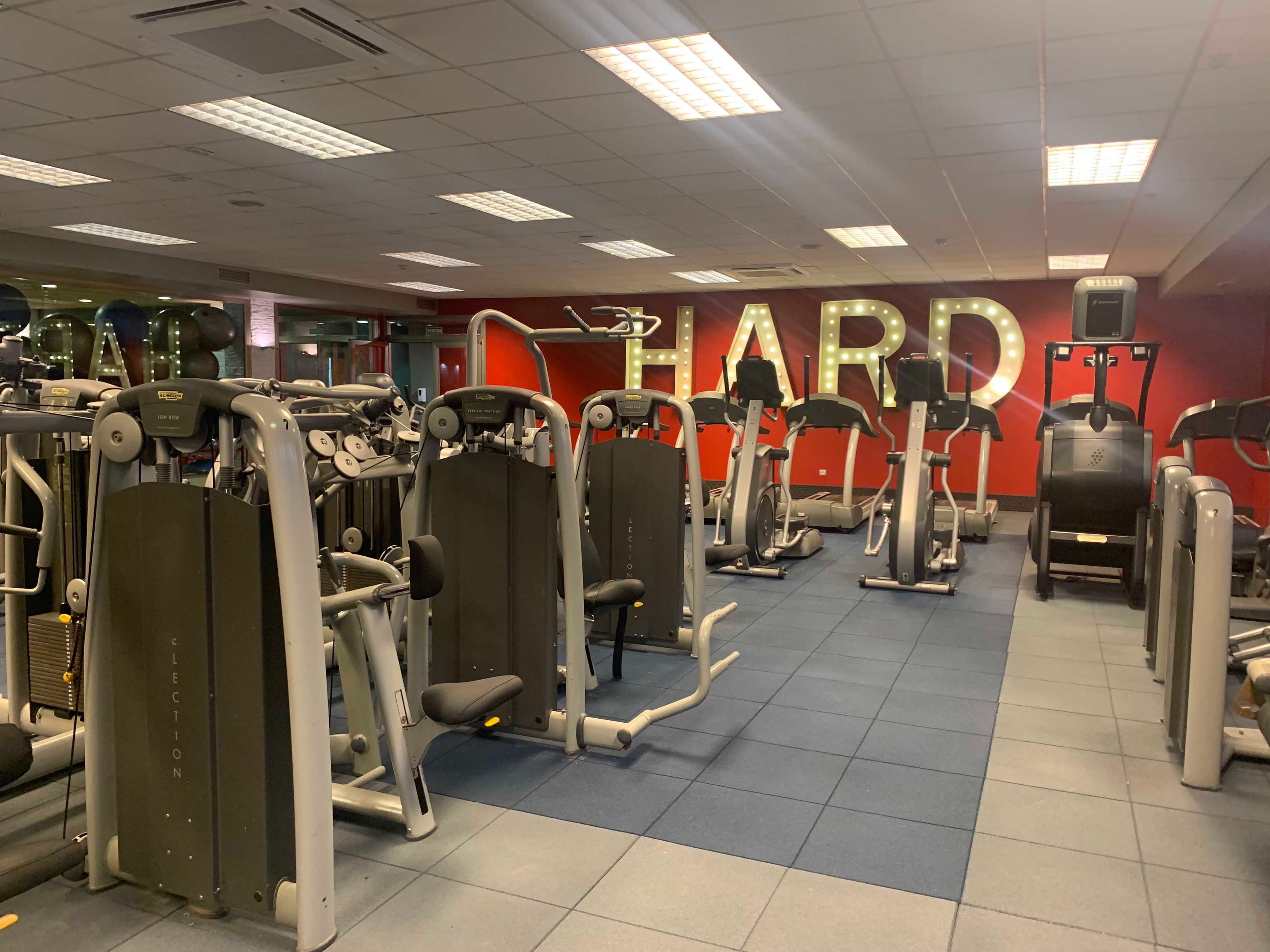 Spa & Sport Club – Tu Espacio Perfecto para el Ejercicio y el Bienestar 5