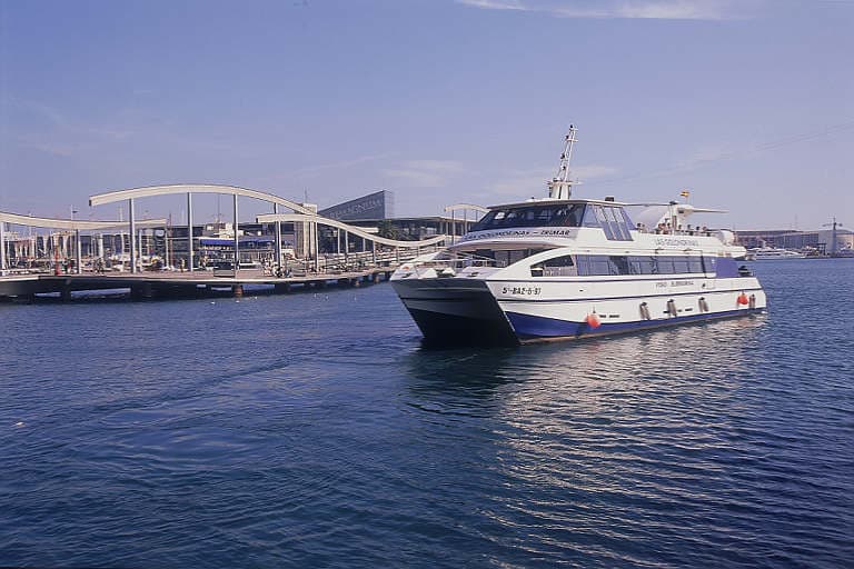 Las Golondrinas: paseo en barco por Barcelona 4