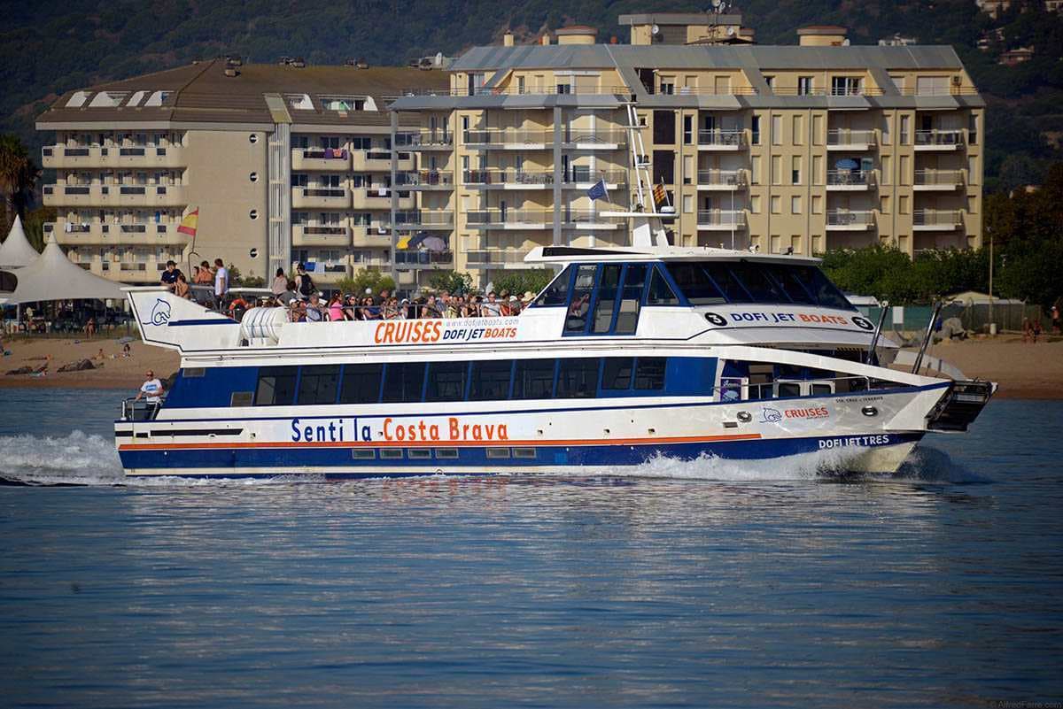 Sail along the Costa Brava from Lloret to Tossa de Mar 3