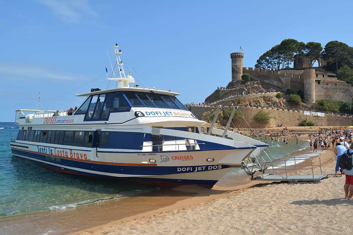Navega por la Costa Brava desde Lloret hasta Tossa de Mar