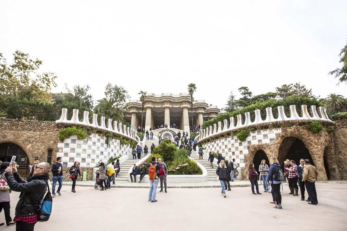 Skip the line - park güell guided visit 3