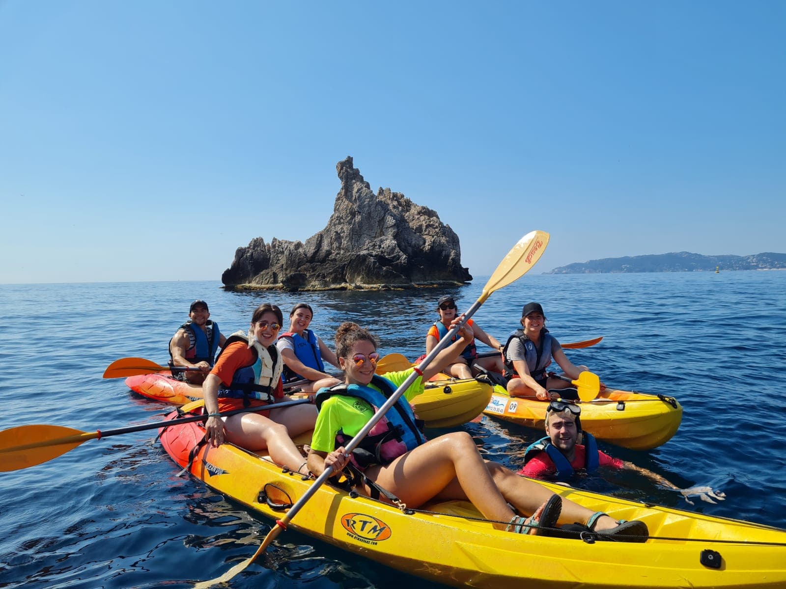 Eco-Caiac en las Islas Medas: Explora el Parque Natural en Kayak