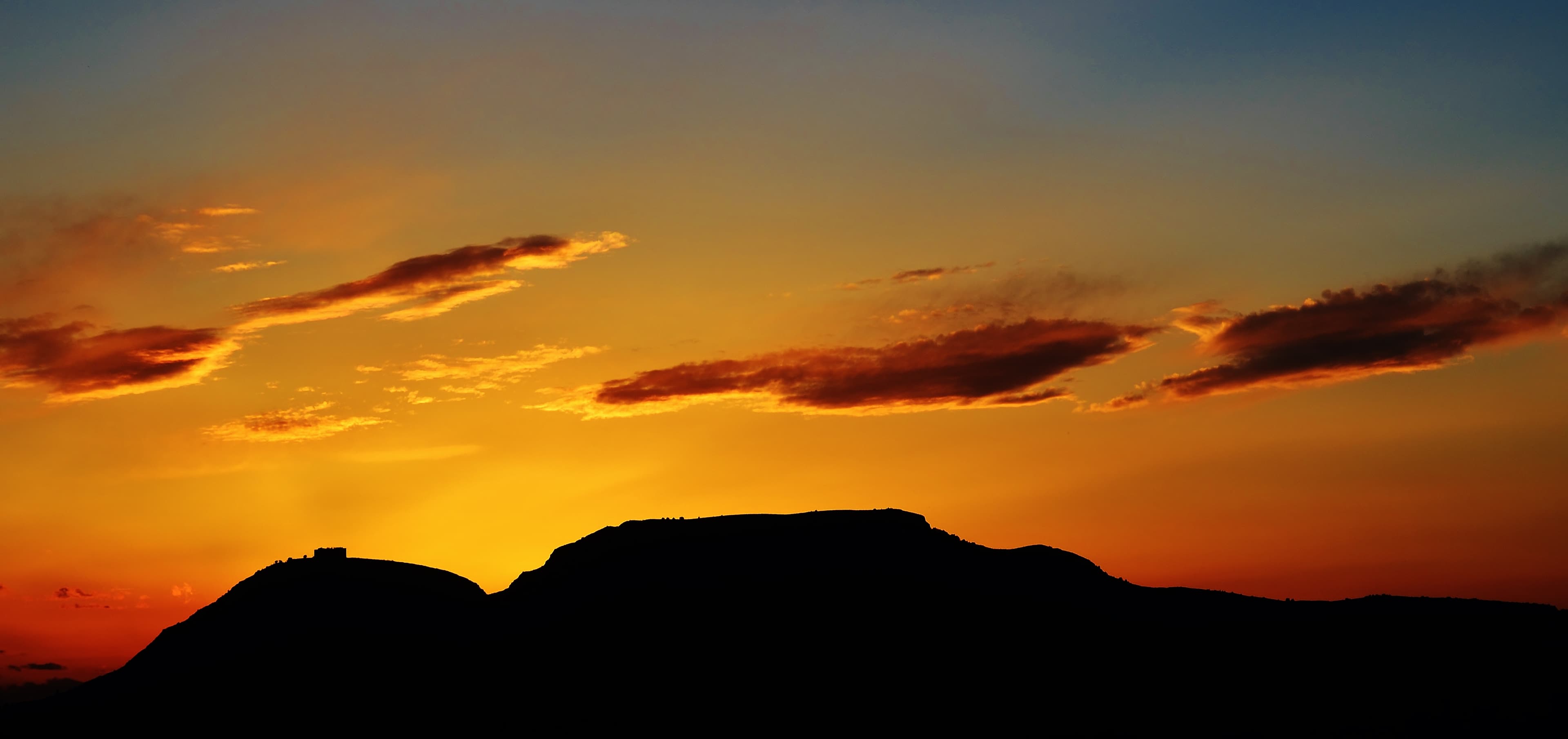 Sunset & Golden Hour: Disfruta de la puesta de sol en las Islas Medas