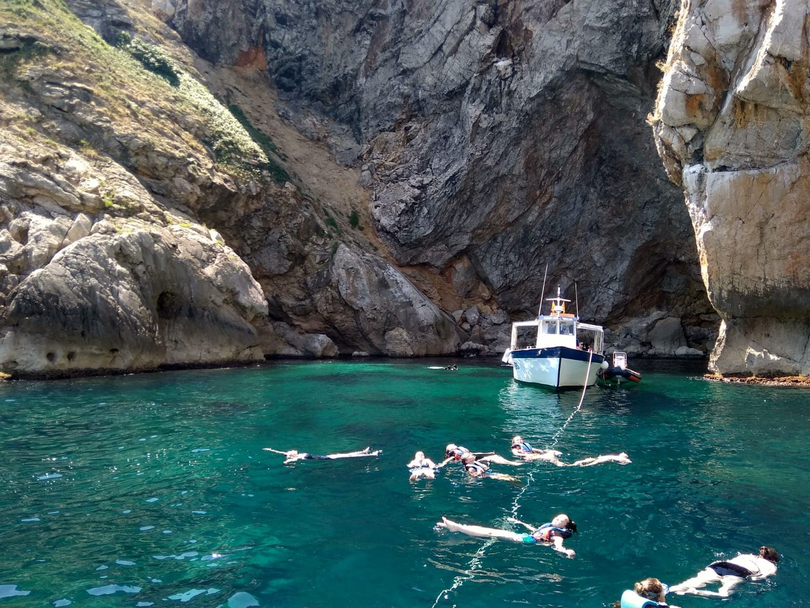 Paseo en Barco por las Islas Medas y los Acantilados del Montgrí